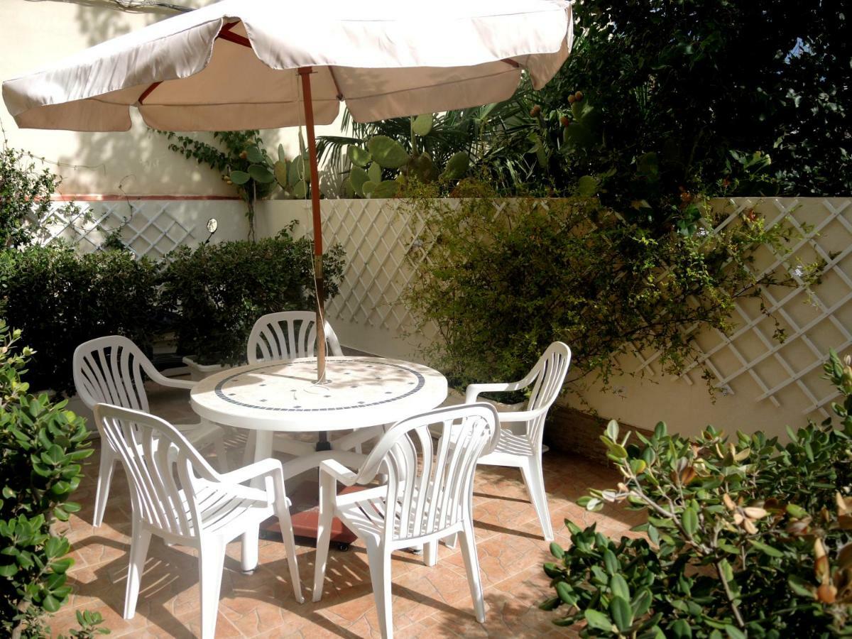 Casa Vacanze Metrosideros San Vito Lo Capo Exteriör bild